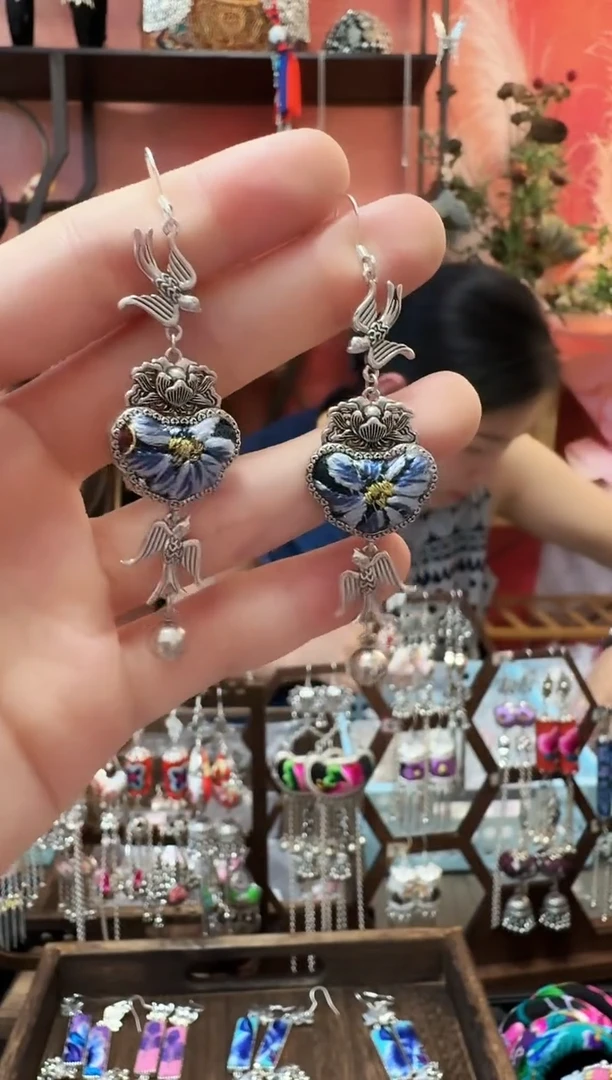织绣云织谣民族风精美饰品 81