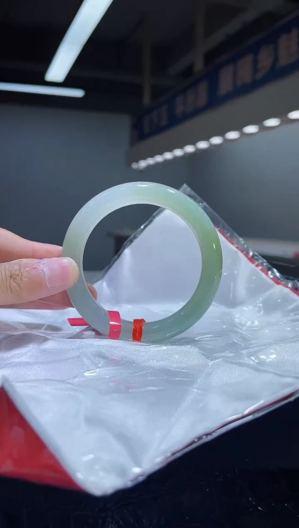 未镶嵌手镯翡翠  4