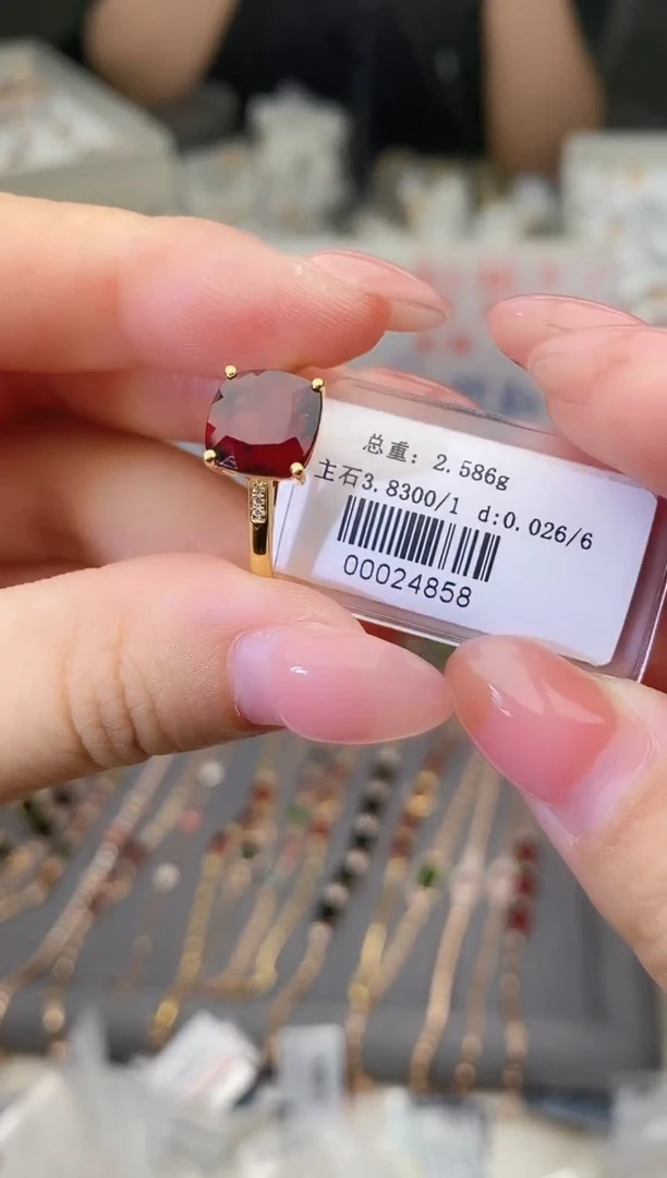 18K金镶嵌戒指石榴石--专柜--16