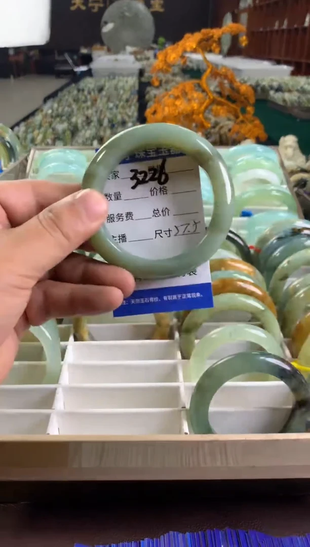 未镶嵌蛇纹石玉手镯3226