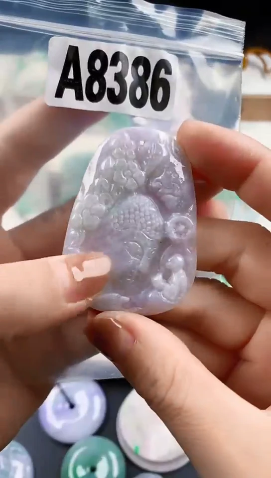 颈饰未镶嵌翡翠天然翡翠吊坠挂件