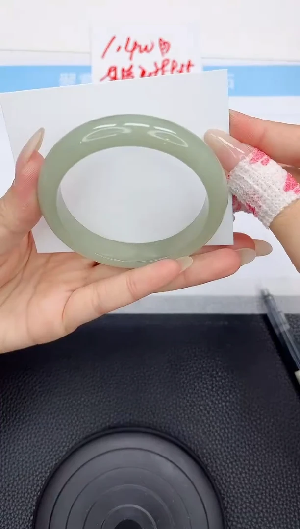 石英质玉手镯未镶嵌159-56.4