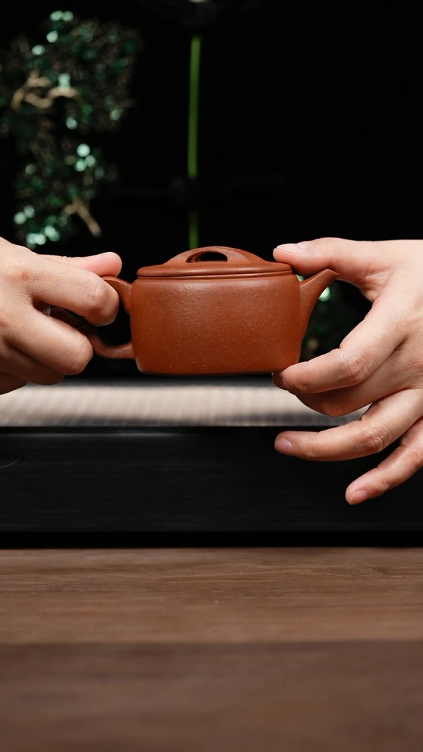 【闪购商品】紫砂茶壶微瑕 红降坡如意汉瓦