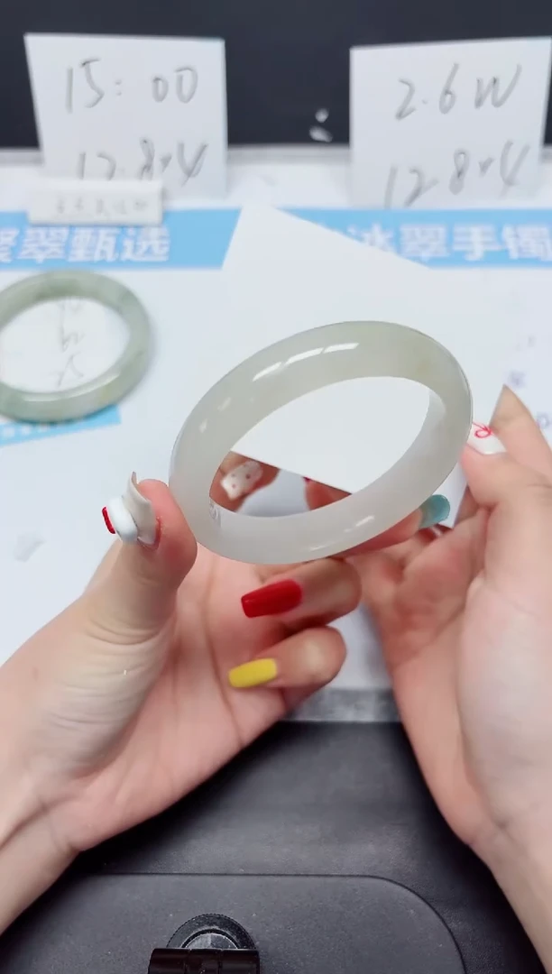 石英质玉手镯未镶嵌K195-56.3