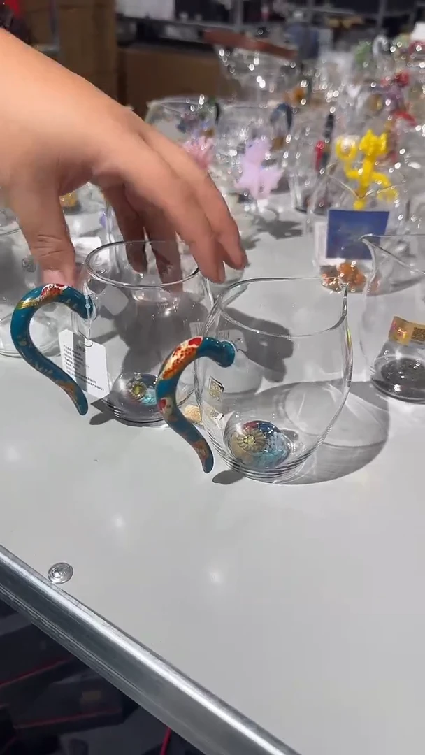 晶焱大漆海葵云鱼 白鱼