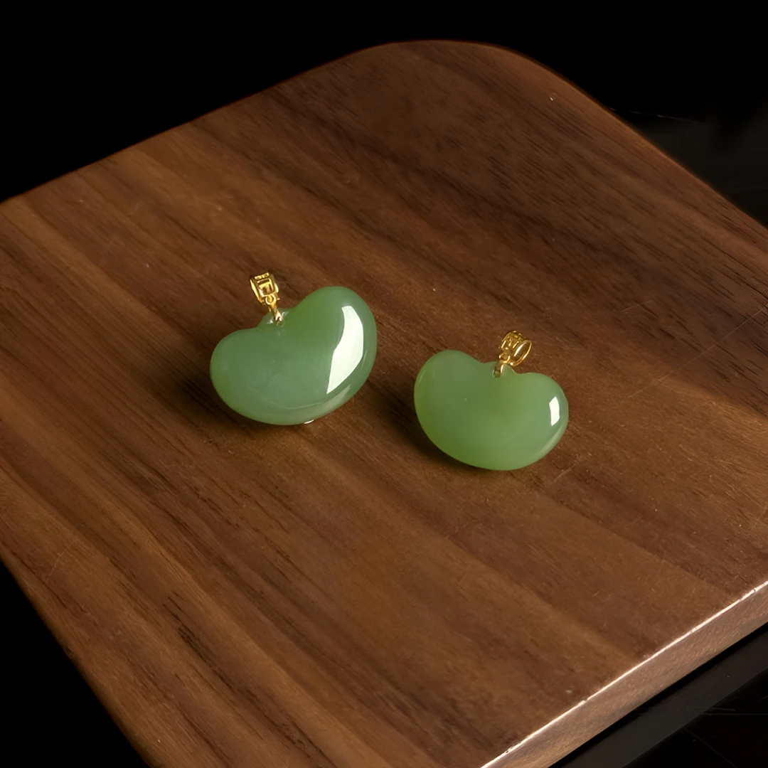 和田玉碧玉粉青相思豆18K金扣头吊坠多样性发一