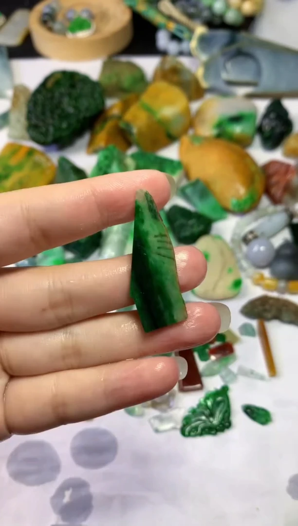 颈饰未镶嵌翡翠198天然翡翠