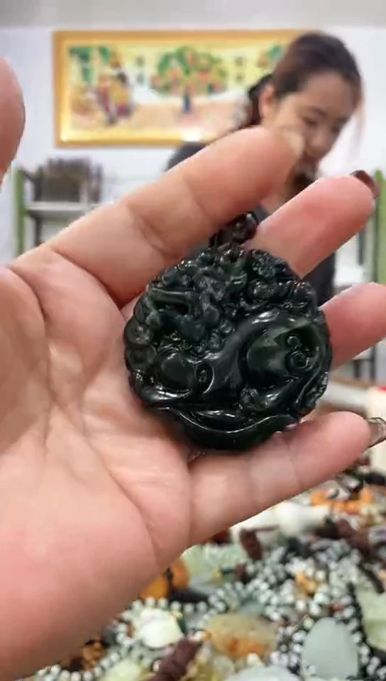 未镶嵌岫玉挂件