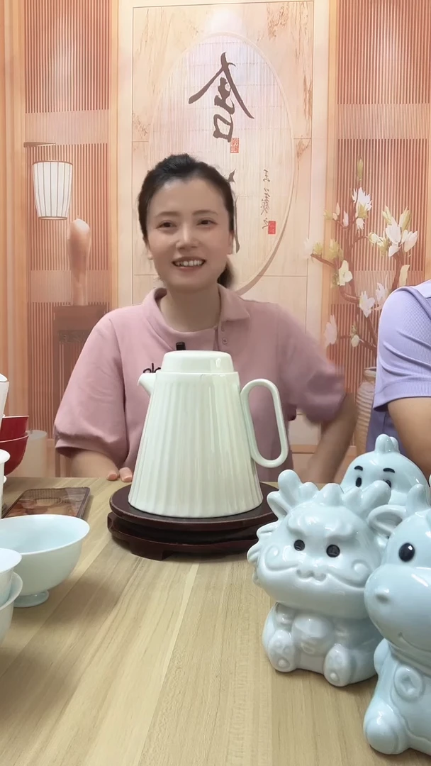 瓷高端时尚米色陶瓷茶壶1把