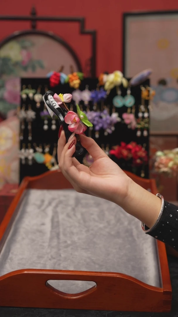 刺绣S****y非遗绒花手工饰品