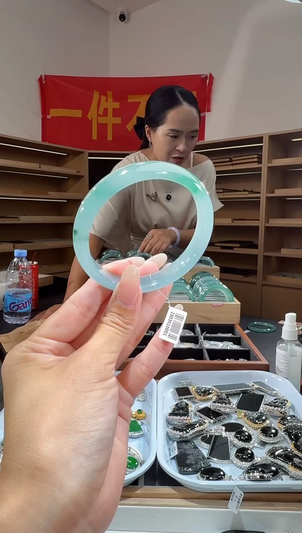未镶嵌手镯翡翠61圈