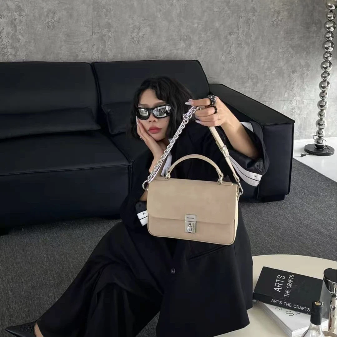 2025早春新款女士手提斜挎链条包