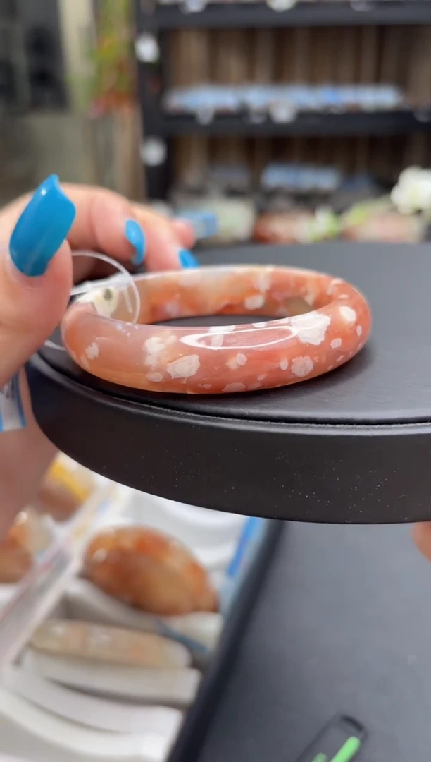 未镶嵌手镯石英质玉277(56圈)