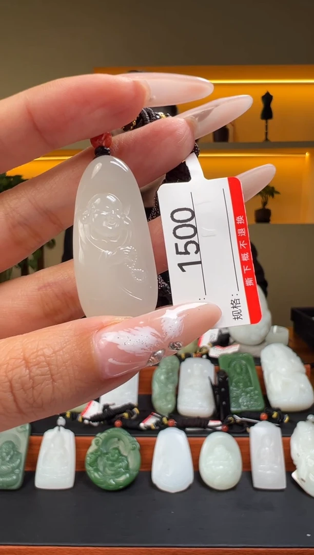 颈饰未镶嵌和田玉1