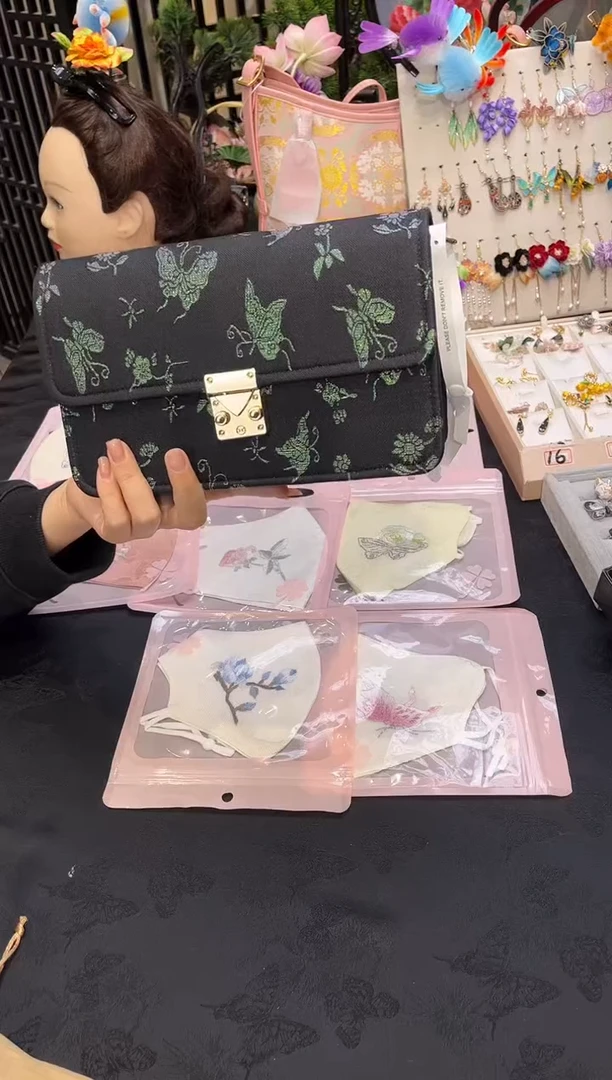 织绣傻****球非遗苏绣手工饰品