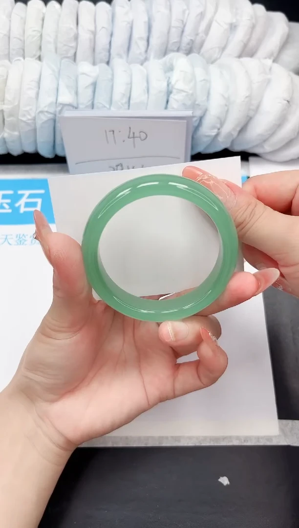 手镯石英质玉未镶嵌200-56TQD2