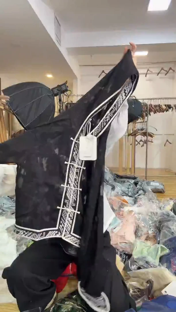 防晒  L   125斤以里