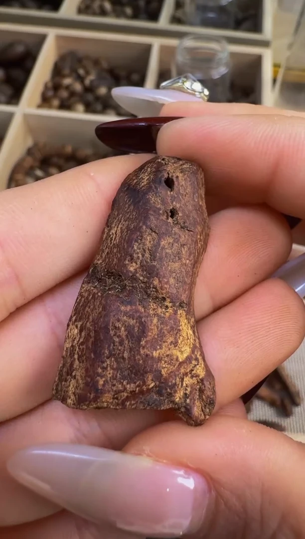 【闪购商品】沉香吊坠越南惠安红土