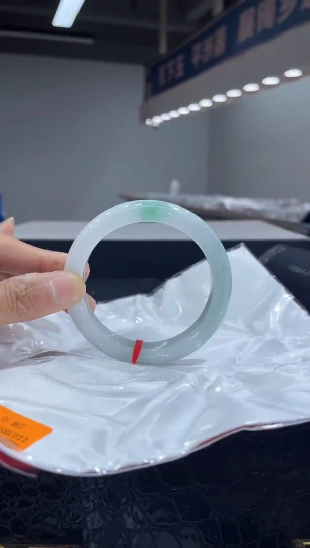 未镶嵌手镯翡翠35