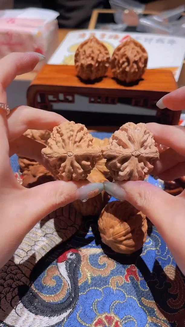 把件文玩核桃063红锦鲤40