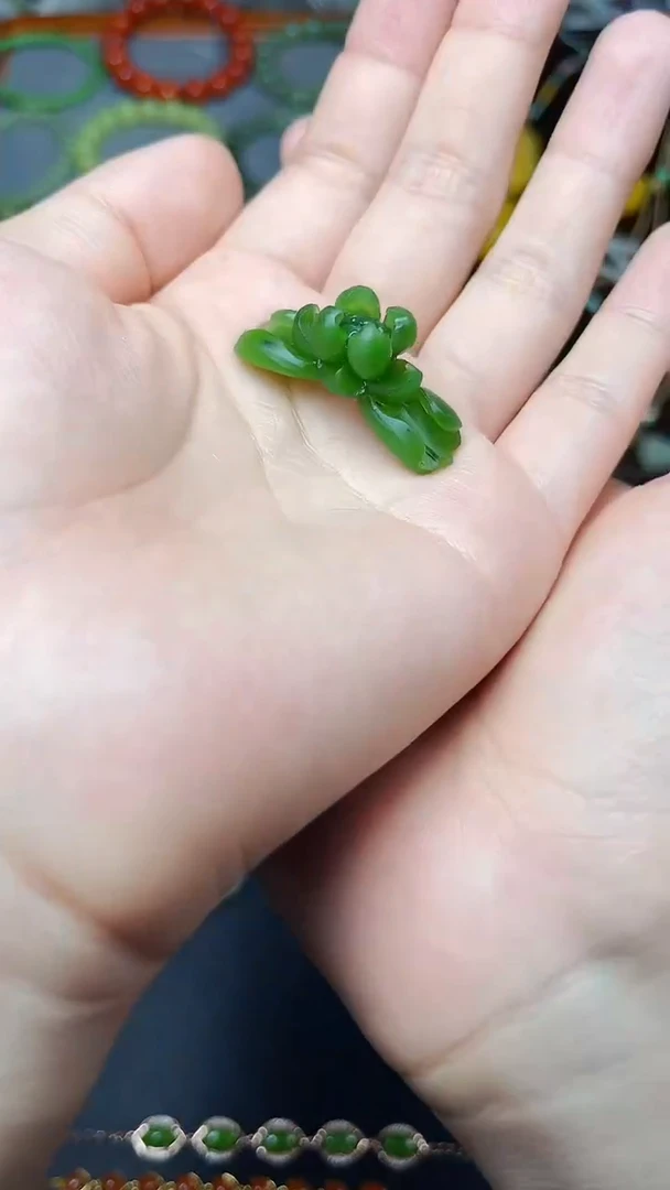 颈饰未镶嵌和田玉荷花 06