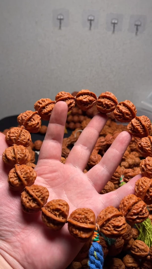 【闪购商品】文玩核桃手串2.4暴龙