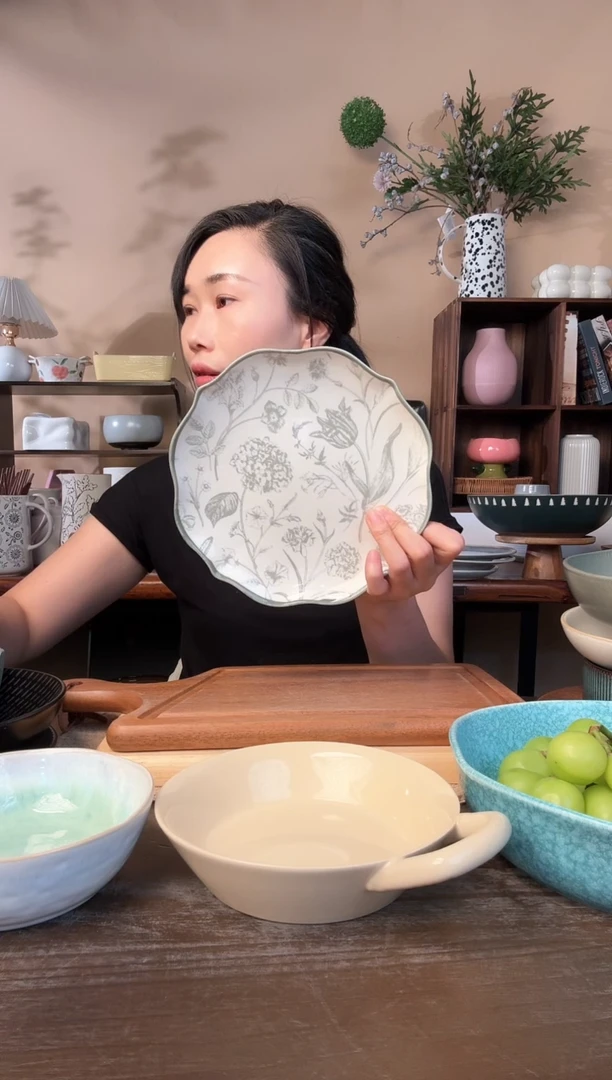 8英寸花边花小盘微瑕