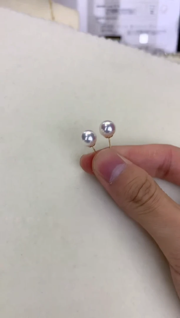 18K金镶嵌DA海水珍珠 GD015 8-8.5 天女耳钉