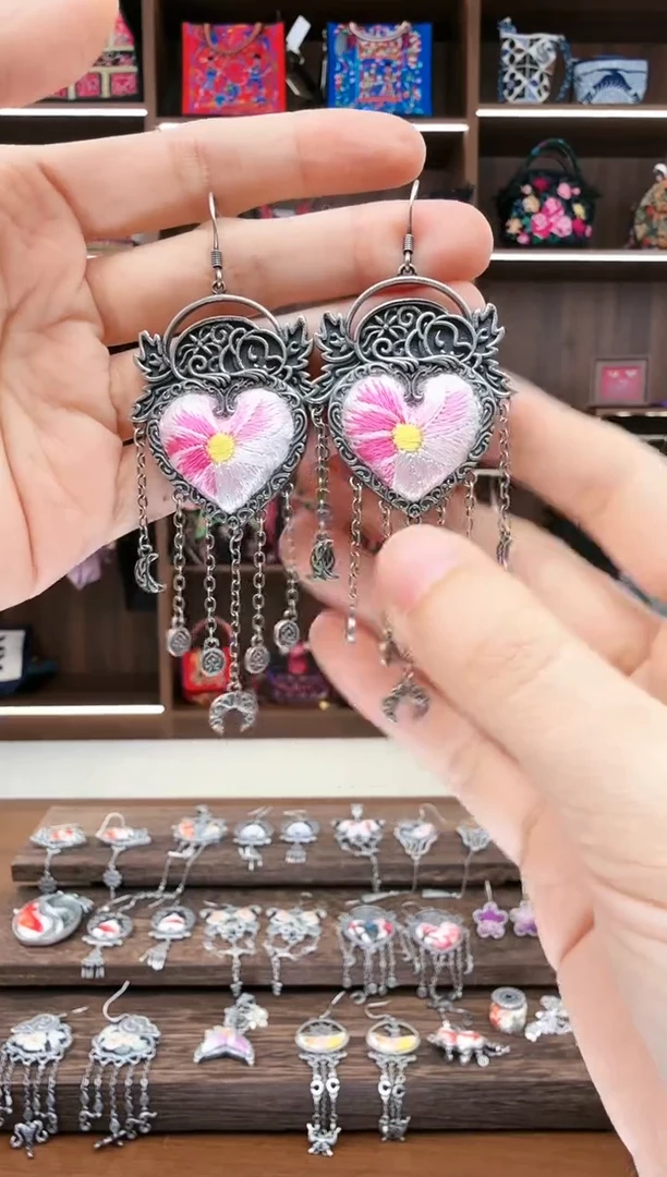 【闪购商品】织绣51蚩梦苗族古绣