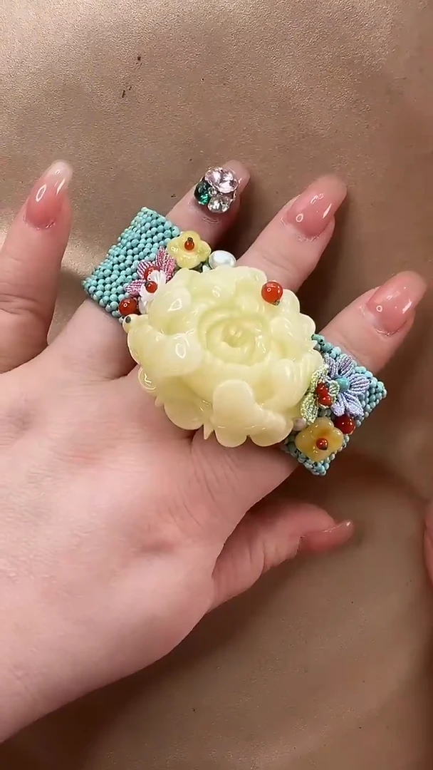 琥珀颈饰未镶嵌吊坠