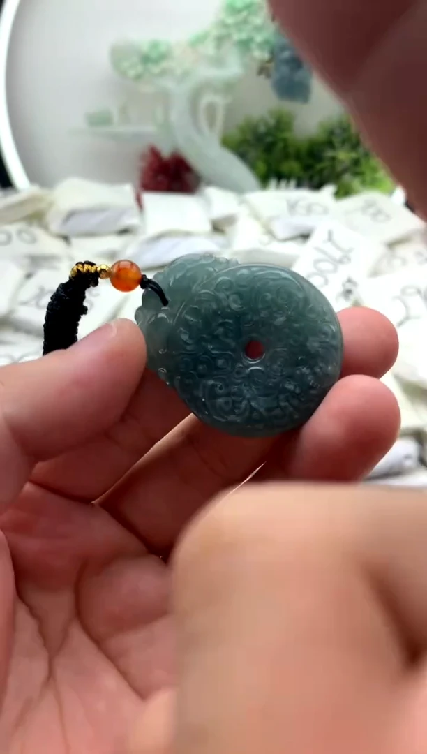 翡翠未镶嵌颈饰仿古