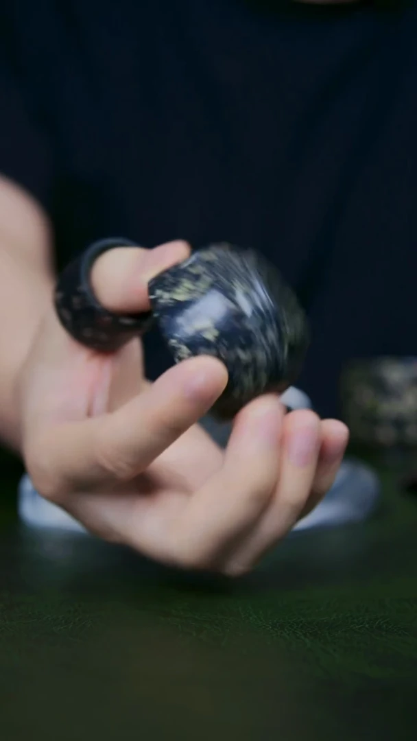 47 老师手工作品，梅花玉 一物一拍