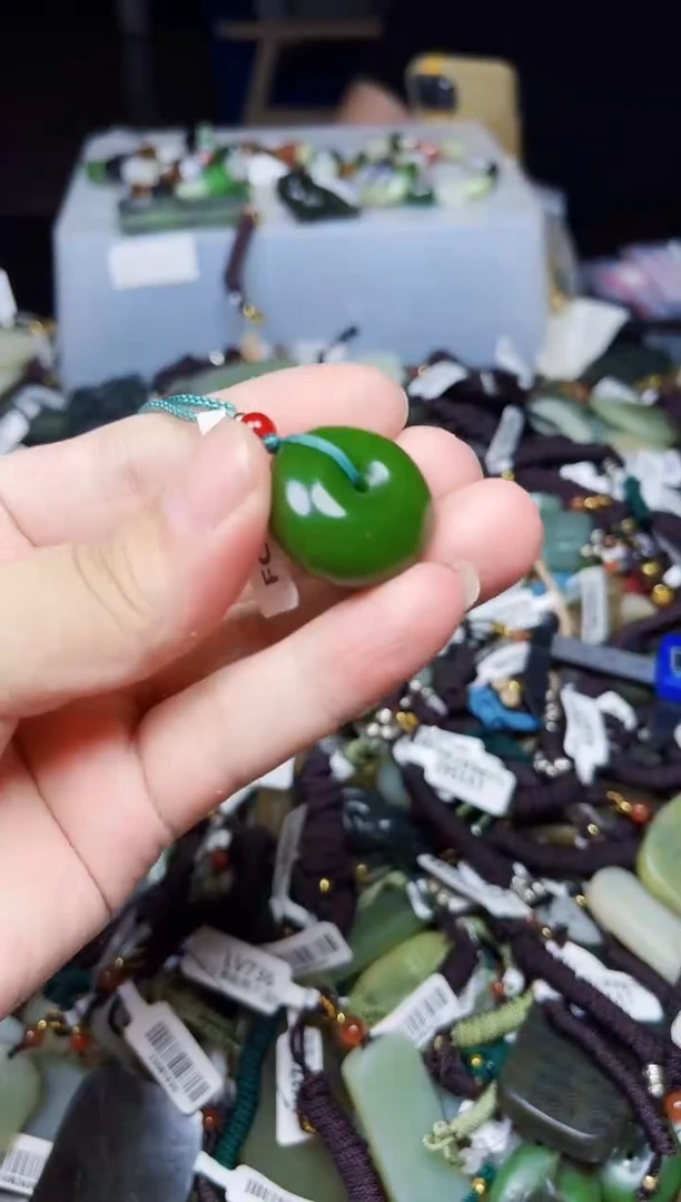 颈饰未镶嵌和田玉未镶嵌拍一发一