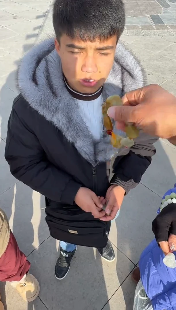 未镶嵌和田玉（糖玉）挂件和田玉