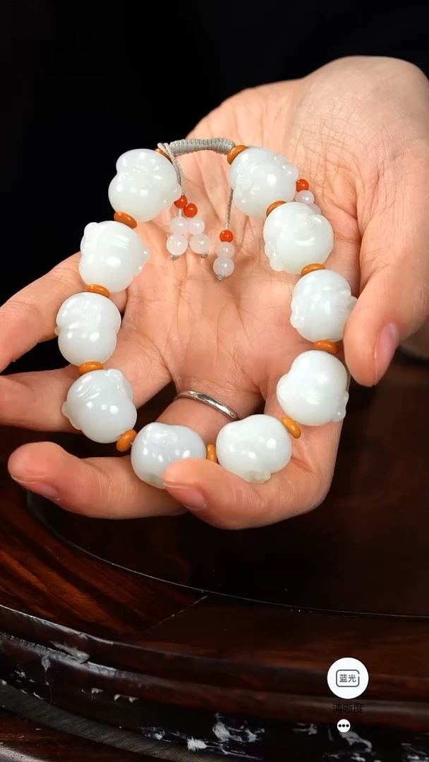 未镶嵌和田玉把件d****n手串