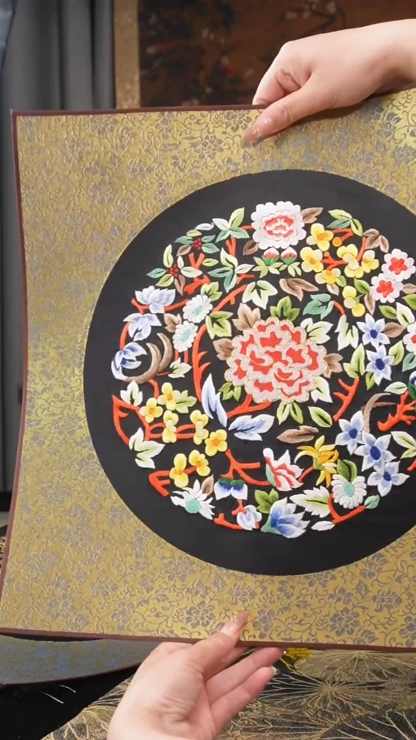 刺绣盘金挂画绣花非遗