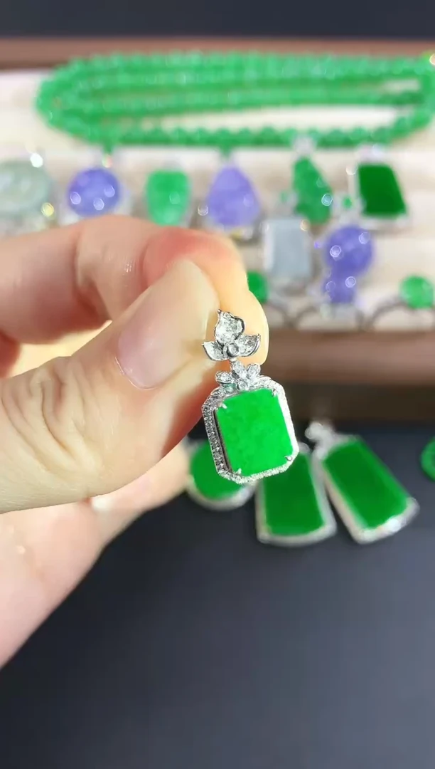 吊坠(不含链)18K金镶嵌翡翠22|1980