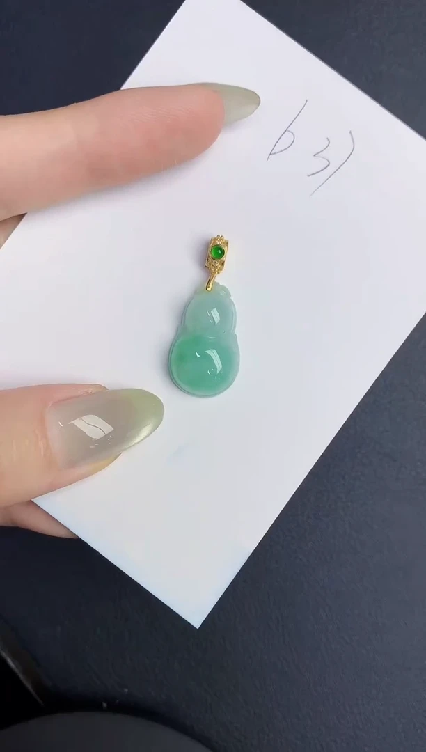 翡翠未镶嵌颈饰缅甸天然翡翠A货