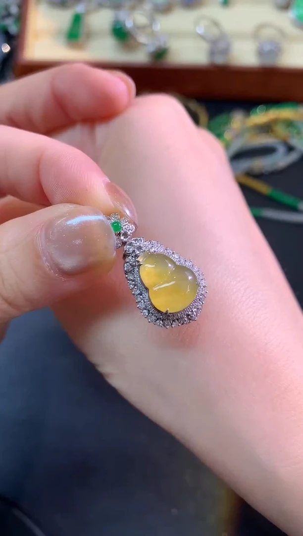 吊坠(不含链)18K金镶嵌翡翠吊坠|6500+325