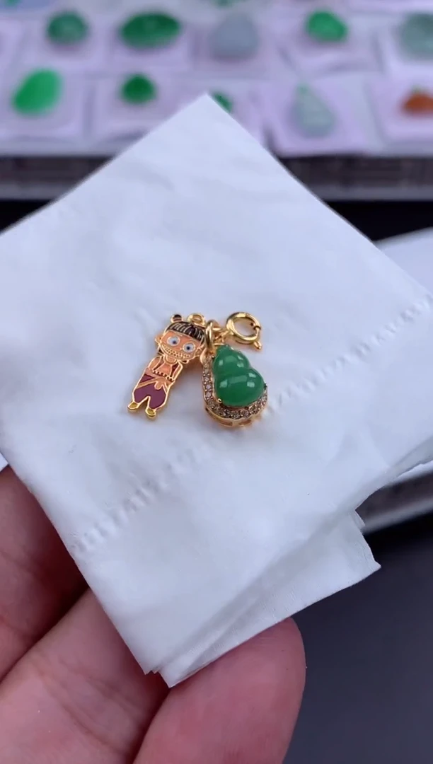 翡翠未镶嵌颈饰多样性发一件