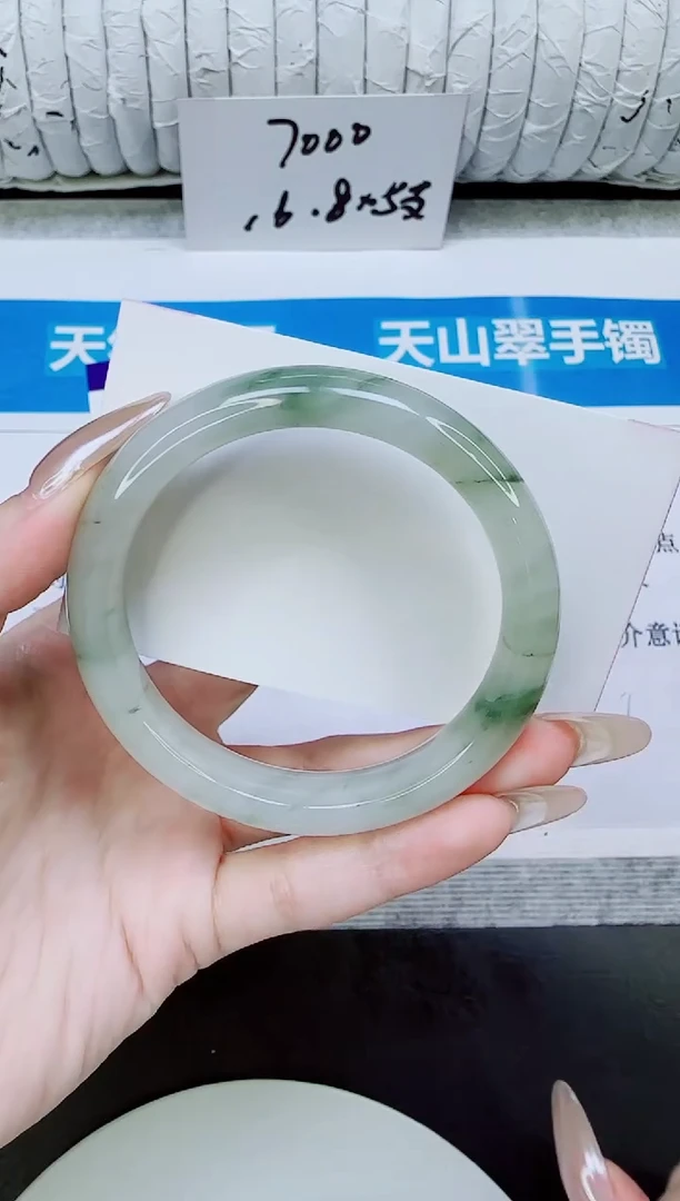 未镶嵌手镯石英质玉55/56.4