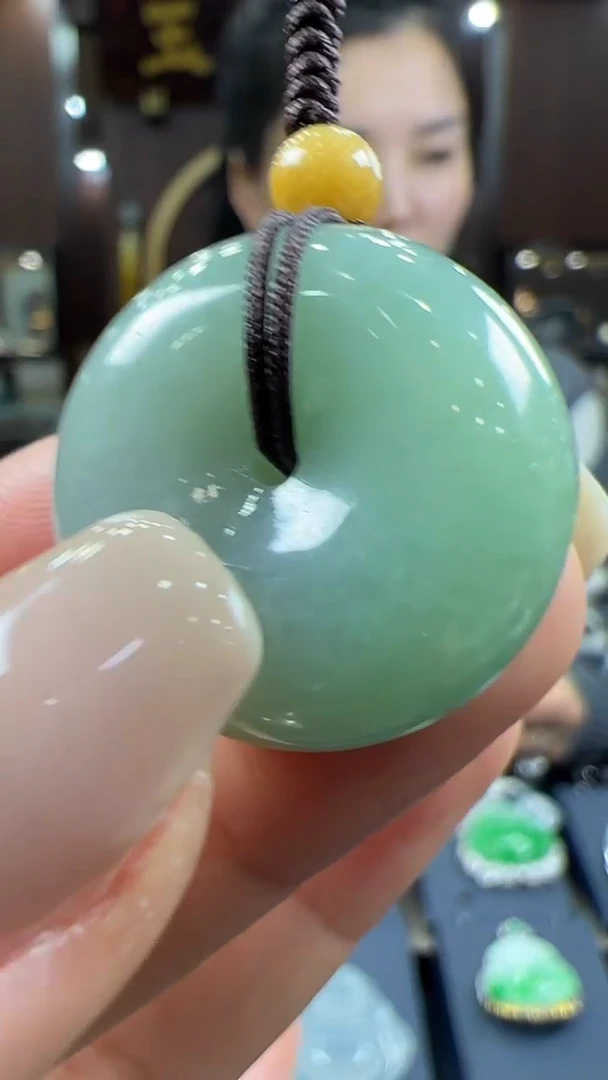 【闪购商品】翡翠挂件未镶嵌甜甜圈