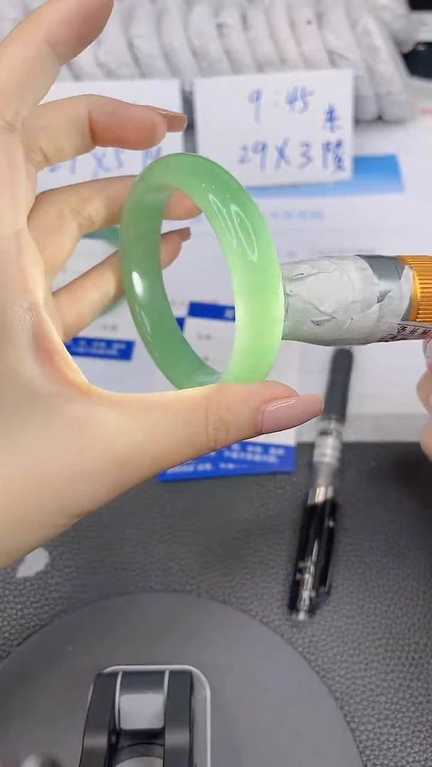 石英质玉手镯未镶嵌111-55