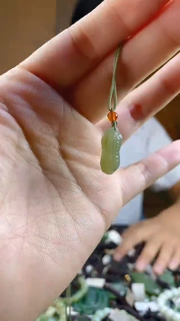 和田玉未镶嵌颈饰多样性发货，拍一发一