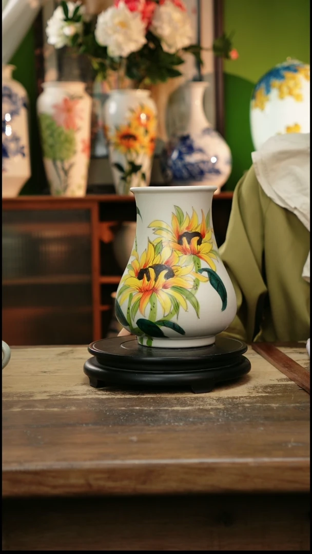 摆件 景德镇纯手工釉下彩精品花瓶