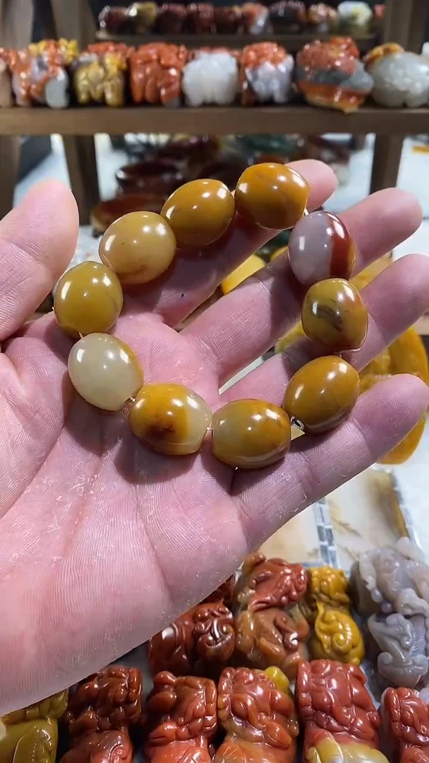 未镶嵌石英质玉（黄龙玉）套链黄龙玉手链10颗