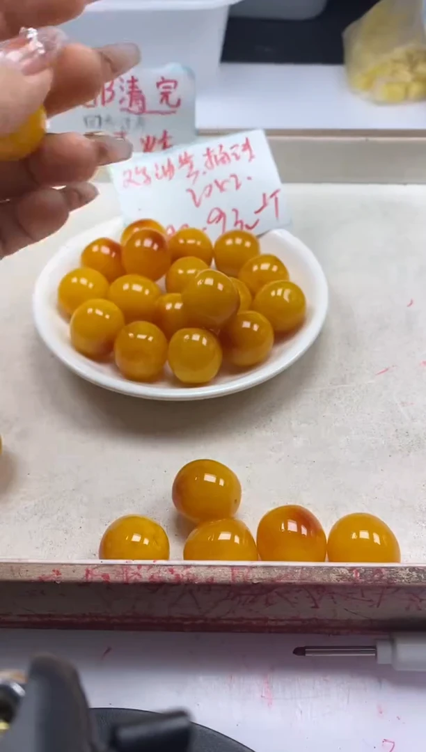 【闪购商品】蜜蜡颈饰未镶嵌w1539鸡油黄蜜蜡桶珠20mm*1颗