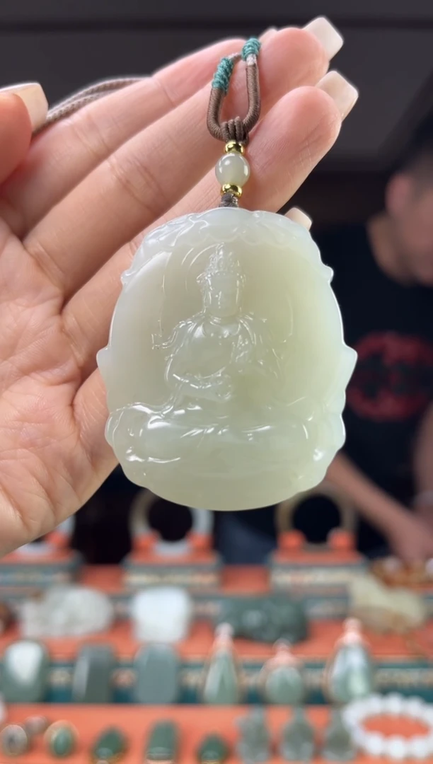 颈饰未镶嵌和田玉佩佩