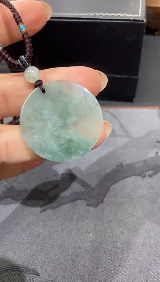 翡翠未镶嵌颈饰吊坠