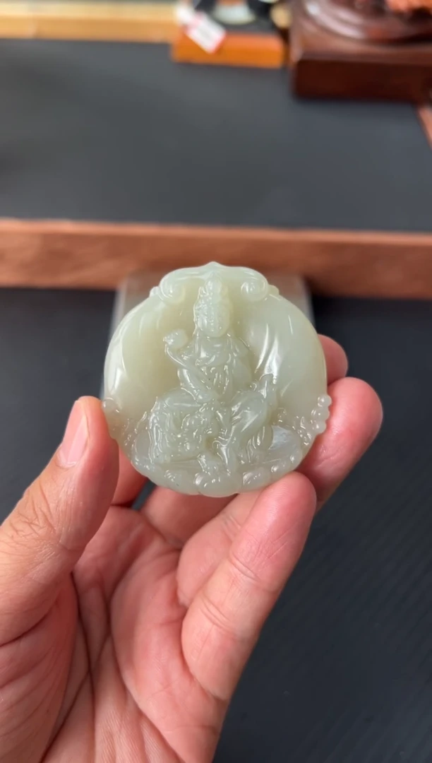 【闪购商品】和田玉未镶嵌把件且末微色差近矿